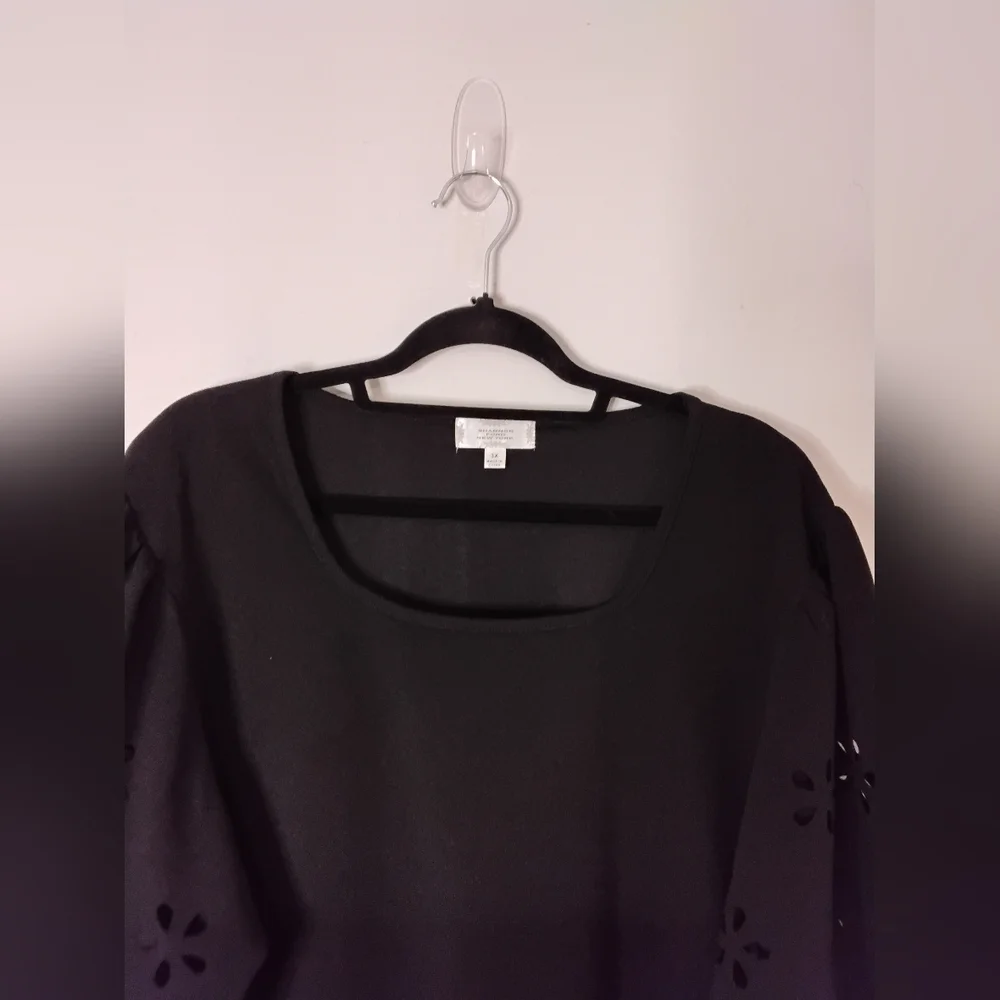 Black Boxy 3/4 Sleeve Blouse